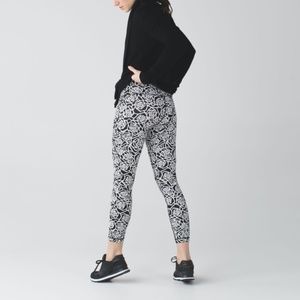 Lululemon High Times Pant *Full-On Luxtreme Posey Black White - Size 8